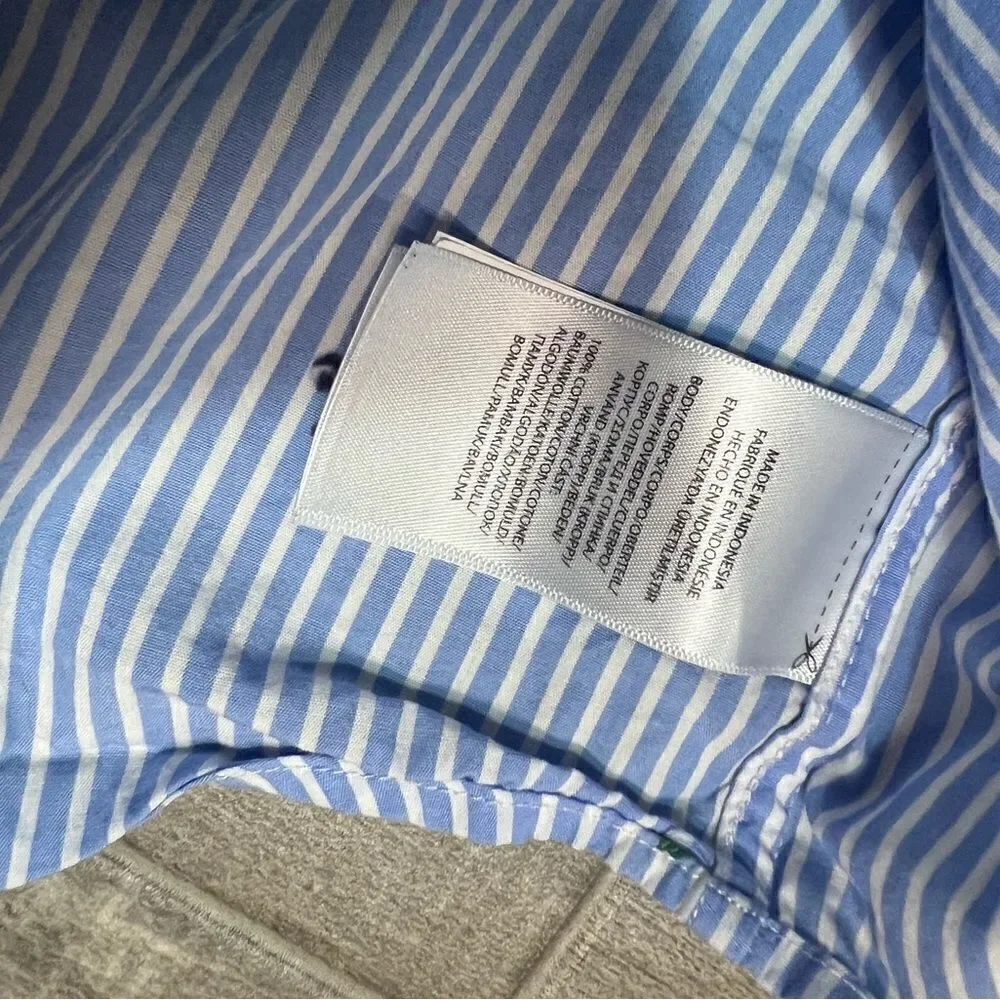 Ralph Lauren Natural stretch Boys striped sneaker Button down. Size L.